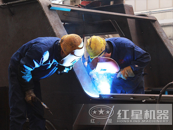 流動(dòng)碎沙機(jī)生產(chǎn)車間 流動(dòng)碎沙機(jī)生產(chǎn)車間