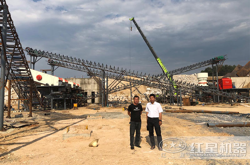 再生骨料破碎、篩分生產(chǎn)現(xiàn)場