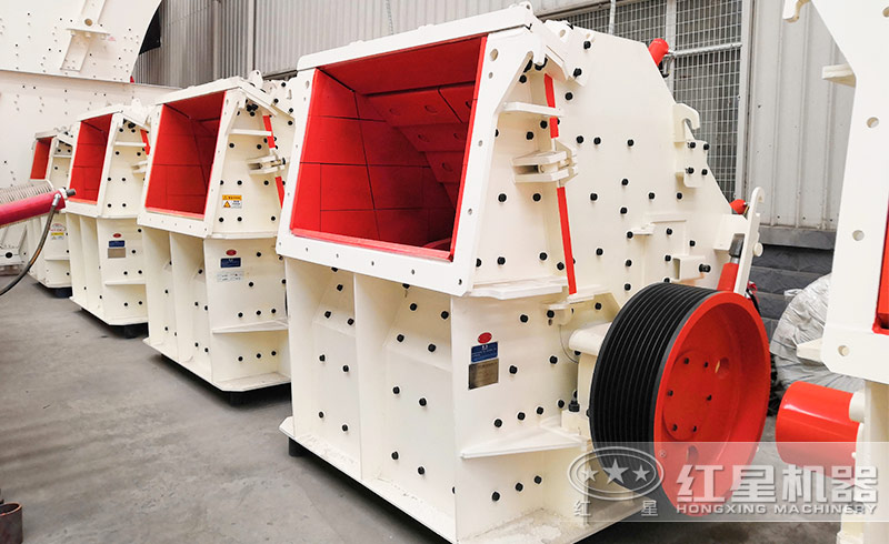 時(shí)產(chǎn)200噸破碎篩分設(shè)備有哪些？有破碎篩分設(shè)備生產(chǎn)視頻看嗎