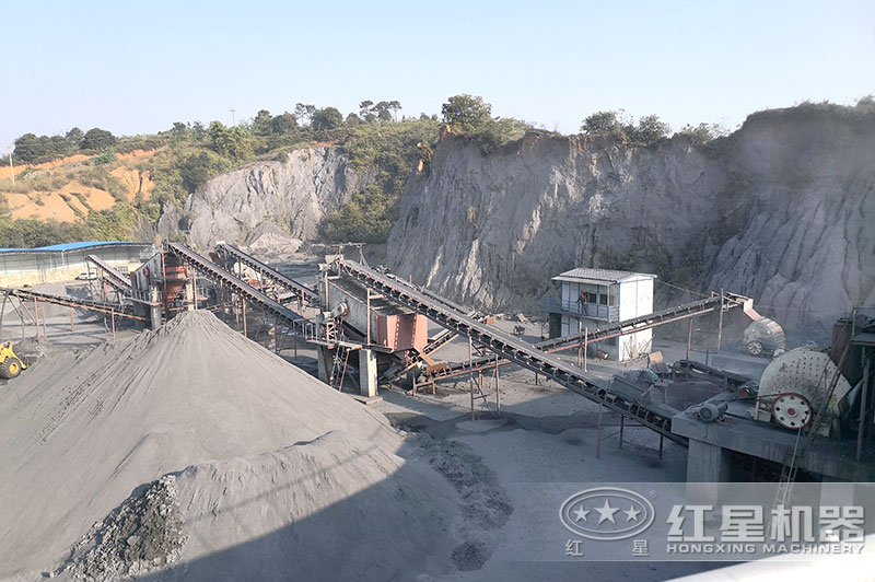 煤矸石破碎現(xiàn)場 煤矸石破碎現(xiàn)場