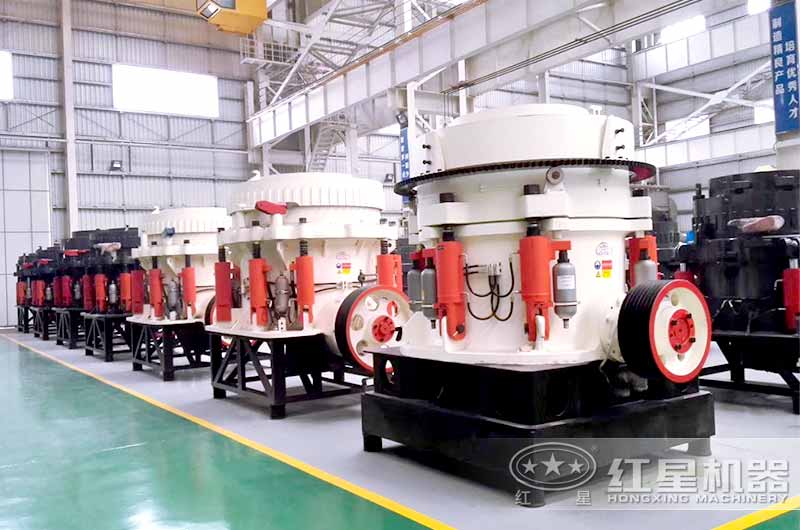 二級破碎設(shè)備圓錐破，前期投資成本高，后期運(yùn)行成本低