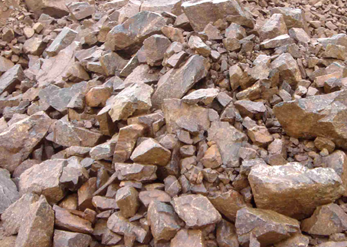 鐵礦石破碎設(shè)備型號(hào)有哪些？多少錢一臺(tái)？