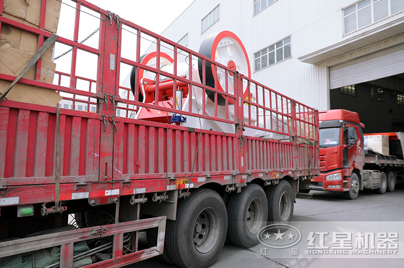 69鄂式破碎機(jī)規(guī)模中等，價(jià)格便宜合理