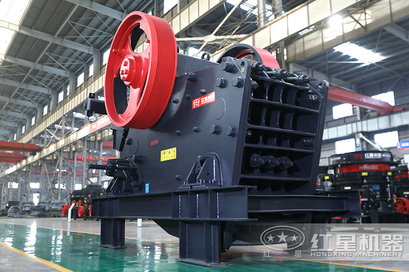 打鵝卵石用什么破碎機？全套設(shè)備多少錢一套