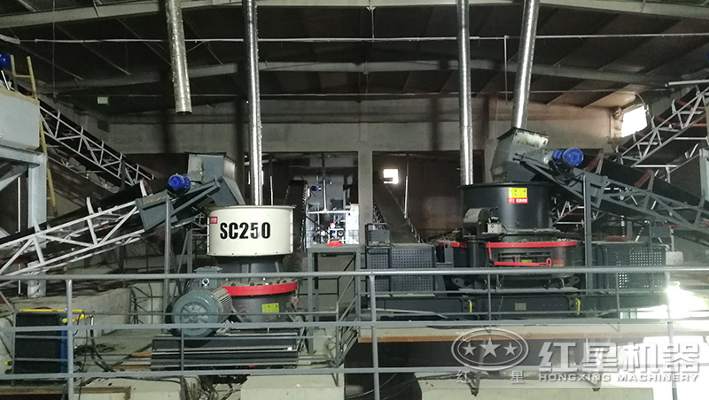 鵝卵石制成沙子用對輥制沙機還是沖擊制砂機，哪個好用