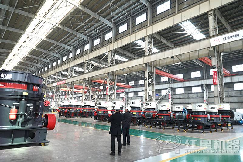 毛石破碎機價格實惠，客戶來紅星考察