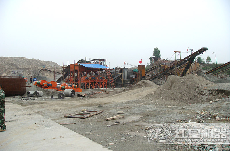 小型液壓對輥破碎機常用型號及價格，提供現(xiàn)場視頻